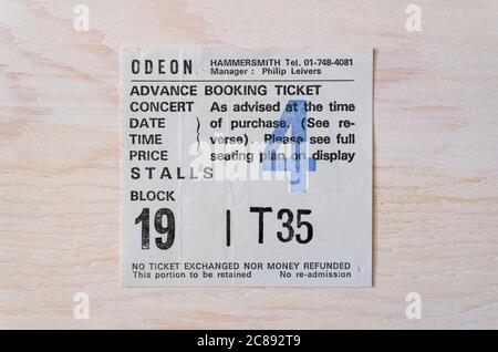 Billet de concert Stub T35 Block 19 dans les stands pour Duran Duran Thrusday 17 décembre 1981, avec Talk Talk comme support au Hammersmith Odeon, Londres Banque D'Images