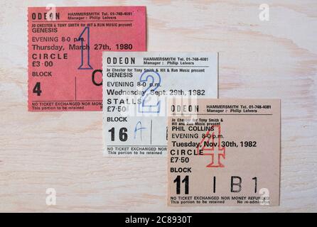 Une collection de billets de concert des années 1980 pour Genesis et Phil Collins à Hammersmith Odeon, Londres, Royaume-Uni Banque D'Images