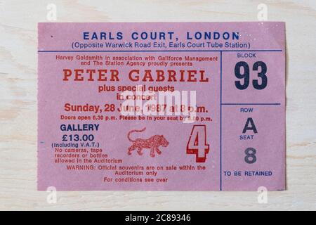 Ticket de concert stub pour Peter Gabriel, l'invité spécial était Kate Bush, le dimanche 28 juin 1987 à Earls court, Londres, Royaume-Uni Banque D'Images
