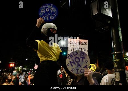 Portland, Oregon, États-Unis. 22 juillet 2020. Ce n'est pas un signe d'émeute crédit: Amy Katz/ZUMA Wire/Alay Live News Banque D'Images