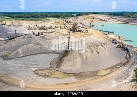 Davisburg (Michigan) - Holly Sand and Gravel, une exploitation minière agrégée appartenant à la société Edward C Levy. Les produits de la société sont utilisés dans la route Banque D'Images