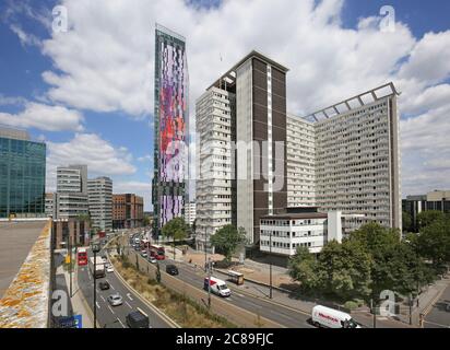 Croydon Town Center, vue de haut niveau de Wellesley Road montrant Lunar House, bureau d'immigration de l'Agence des frontières du Royaume-Uni (centre à droite) Banque D'Images