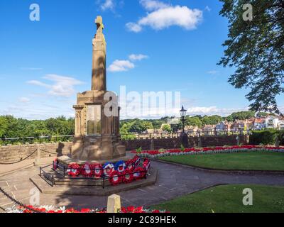 Mémorial de guerre dans le parc du château de Knaresborough North Yorkshire England Banque D'Images