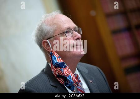 Washington, États-Unis d'Amérique. 22 juillet 2020. Rick Stream, co-directeur du conseil d'administration des élections du comté de St. Louis, écoute lors d'une audience du Comité du Règlement du Sénat des États-Unis au Capitole des États-Unis à Washington, DC, États-Unis, le mercredi 22 juillet 2020. Credit: Stefani Reynolds/CNP | usage dans le monde crédit: dpa/Alay Live News Banque D'Images