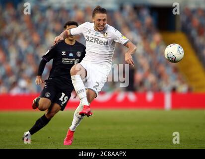 Le Leeds United Luke Ayling durant la Sky Bet Championship match à Elland Road, Leeds. Banque D'Images