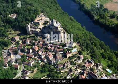 Castelnaud la Chapelle en Dordogne. Vue aérienne Banque D'Images