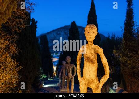 Sculptures figuratives sur les marches de Calvari dans la vieille ville de Pollença, Majorque Banque D'Images