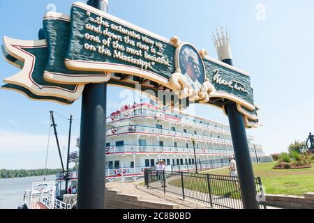 Hannibal USA - septembre 4 2015; le bateau à aubes American Eagle, American Eagle, a amarré à Hannibal Missouri, ville historique de Mark Twain. Banque D'Images