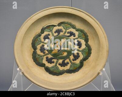 Plat pour trépied avec oie sauvage et nuages au musée de Shanghai Banque D'Images