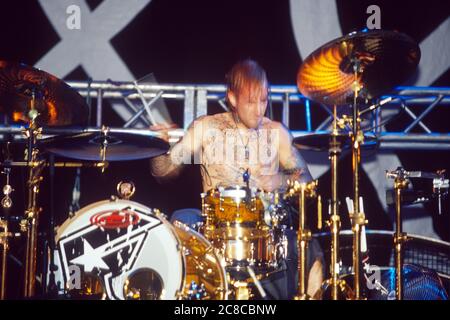 Travis Barker en Blink 182, au Reading Festival 2003, Reading, Angleterre, Royaume-Uni. Banque D'Images