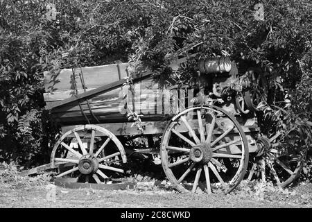 Photo noir et blanc d'un vieux wagon Banque D'Images