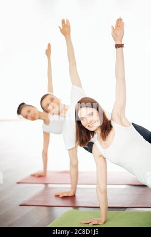 La pratique du yoga Banque D'Images