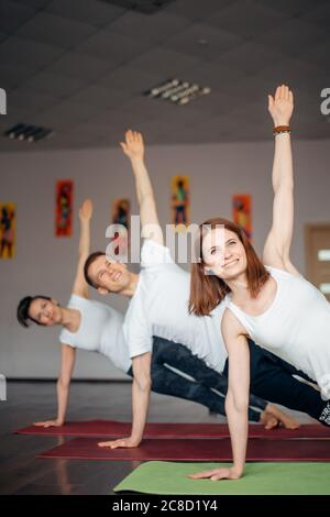 La pratique du yoga Banque D'Images