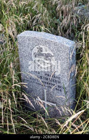 Tombe de guerre du Commonwealth, Église Saint-James, Blackamoor, Blackburn. Banque D'Images