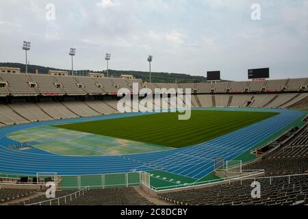 Barcelone, Espagne 05/02/2010: Vue intérieure grand angle du stade olympique utilisé lors des Jeux olympiques d'été de Barcelone en 1992. L'image présente le bleu Banque D'Images