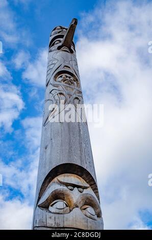 Totem, Bella Coola, Britsih Colombie-Britannique, Canada Banque D'Images