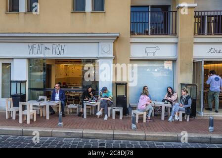 Viande le restaurant de poisson dans le quartier résidentiel haut de gamme de Saifi Village situé à Beyrouth, Liban Banque D'Images