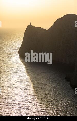 Lever de soleil sur le phare de Cape Formentor, Majorque Banque D'Images