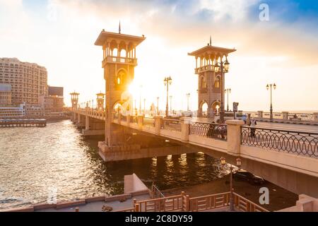 Égypte, Alexandrie, pont Stanley au coucher du soleil Banque D'Images