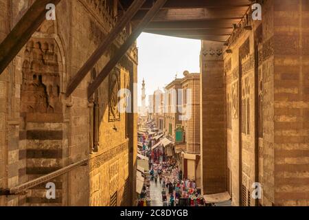 Égypte, gouvernorat du Caire, le Caire, marché historique le long de la rue Al-Muizz li-DIN Allah al-Fatimi Banque D'Images