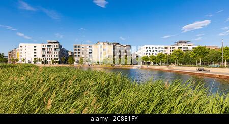 Allemagne, Bade-Wrttemberg, Heilbronn, Neckar, quartier de Neckarbogen, nouveaux immeubles d'appartements économes en énergie Banque D'Images