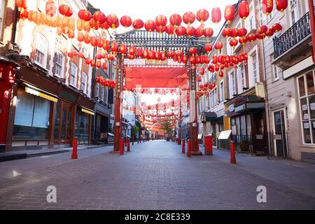 Royaume-Uni, Angleterre, Londres, rue vide dans Chinatown Banque D'Images