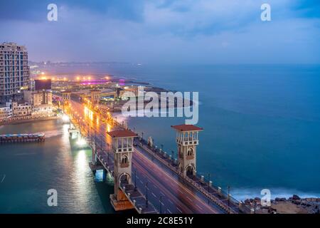 Égypte, Alexandrie, pont Stanley au lever du soleil Banque D'Images