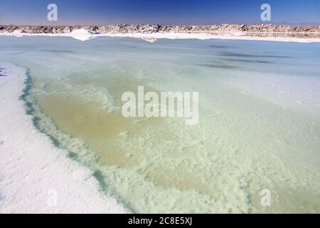 Lac Namak (Daryacheh-ye Namak), lac salé situé à environ 100 km à l'est de la ville de Qom, en Iran Banque D'Images