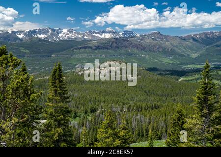 Le Pilot Index surplombe, le long du col de la Beartooth Highway - Wyoming US Highway 212 Banque D'Images