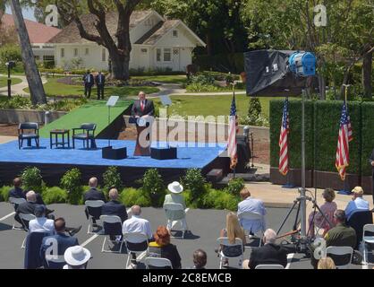 Yorba Linda, États-Unis. 23 juillet 2020. Le secrétaire d'État américain Mike Pompeo prononce un discours politique majeur sur les relations sino-américaines à la bibliothèque présidentielle Richard Nixon à Yorba Linda, en Californie, le jeudi 23 juillet 2020. Pompeo a déclaré que l'engagement des États-Unis avec la Chine était un échec lamentable, cinquante ans après le voyage historique de Nixon en Chine en 1972. À l'arrière se trouve la maison où Nixon est né et élevé. Photo de Jim Ruymen/UPI crédit: UPI/Alay Live News Banque D'Images