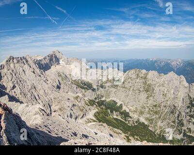 Escalade sur l'Alpspitze via ferrata dans les montagnes de Wetterstein près de Garmisch Partenkirchen Banque D'Images