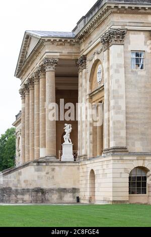 Statues à l'extérieur de Stowe House Banque D'Images