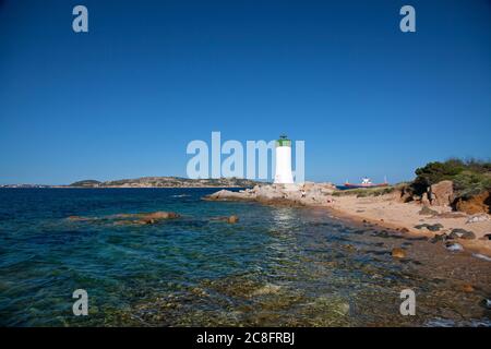 Géographie / Voyage, Italie, Sardaigne, phare sur la Punta Faro à Palau, Sardaigne du Nord, Sardaigne, droits-supplémentaires-dégagement-Info-non-disponible Banque D'Images