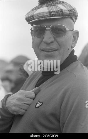 Telly SAVALAS, USA, acteur, ici à un tournoi de golf de charité à Turnberry, Écosse, était Aristotelis ' AûTelly 'au Savalas (* le 21 janvier 1922 à Garden City, New York;' au le 22 janvier 1994 à Universal City, Californie) un acteur américain d'origine grecque qui a également paru comme chanteur. Il a gagné la renommée mondiale comme acteur de titre Kojak dans la série de crimes Kojak 'Aì Einsatz à Manhattan. Portraet, Portrvsst, portrait, image individuelle rognée, motif unique, image non datée, € | utilisation dans le monde entier Banque D'Images