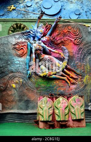 La communauté bengali grand festival Durga Puja, la décoration fantastique partout pendant le festival les gens apprécient ce temps de puja à Kolkata. Banque D'Images