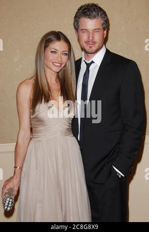 Rebecca Gayheart et Eric Dane arrivent au gala de conception Devine du projet Angel Food qui s'est tenu à l'hôtel Beverly Hilton de Beverly Hills, en Californie. L'événement a eu lieu le jeudi 29 novembre 2007. Photo par: SBM / PictureLux - référence du fichier # 34006-12018SBMPLX Banque D'Images