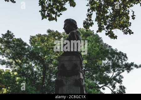 Ukraine, Odessa - 28 août 2019 : monument-buste d'Alexandre Pouchkine. Alexandre Pouchkine poète russe était le fils d'un esclave noir Abram Hannibal. Banque D'Images