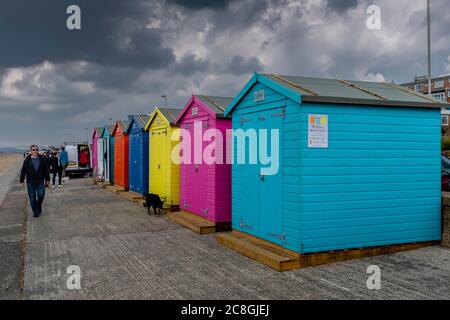 Cabines colorées, Jalhay, East Sussex, UK Banque D'Images