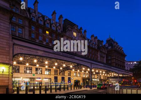 Angleterre, Londres, Westminster, Victoria Gare la nuit Banque D'Images