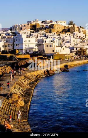 Coucher de soleil sur l'ancienne chora de Naxos, Grèce Banque D'Images