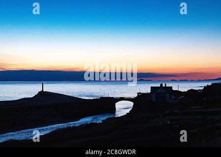 Aberystwyth coucher de soleil vue vers le nord en été avec une vue de Llyn Peninsular au loin. Banque D'Images