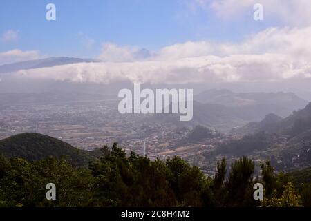 Vue sur les montagnes de l'Anaga depuis Mirador Cabezo del Tejo Tenerife île des Canaries Espagne Banque D'Images