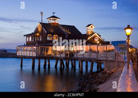 Pier Cafe à Seaport Village, San Diego, Californie, États-Unis Banque D'Images