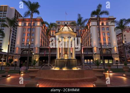 Broadway Fountain & U.S. Grant Hotel, Gaslamp Quarter, San Diego, Californie, États-Unis Banque D'Images