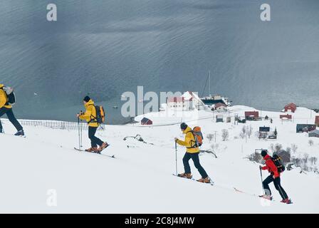 Skiez en montagne dans les alpes de Lyngen, au nord de la norvège Banque D'Images
