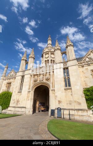 King's College d'entrée du point de vue de l'avant cour, Cambridge, Angleterre Banque D'Images