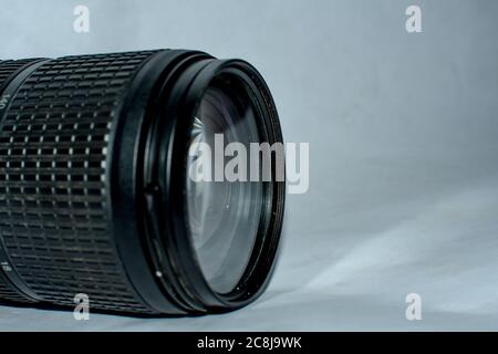 Objectif d'un reflex numérique vue avant gros plan. Banque D'Images
