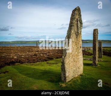 L'anneau de Brodgar, le henge néolithique et le cercle de pierre sur le continent Orkney, Écosse, Royaume-Uni Banque D'Images