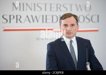 Varsovie, Mazovie, Pologne. 25 juillet 2020. Ministre de la Justice et Procureur général ZBIGNIEW ZIOBRO: Nous allons soumettre UNE demande de résiliation de la Convention d'Istanbul.le Ministère de la Justice va demander la dénonciation de la Convention d'Istanbul sur la contrefaçon intérieure Violence.in photo: ZBIGNIEW ZIOBRO crédit: Hubert Mathis/ZUMA Wire/Alay Live News Banque D'Images