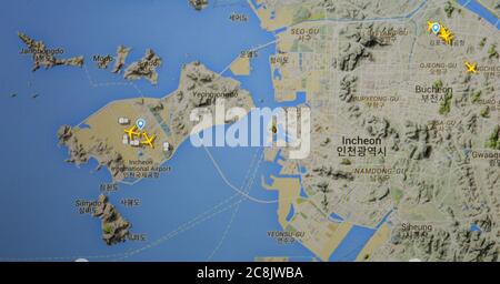 Trafic aérien sur l'aéroport d'Incheon, Corée du Sud (20 juillet 2020, UTC 23.31), sur Internet avec le site Flightracar 24, pendant la pandémie du coronavirus Banque D'Images